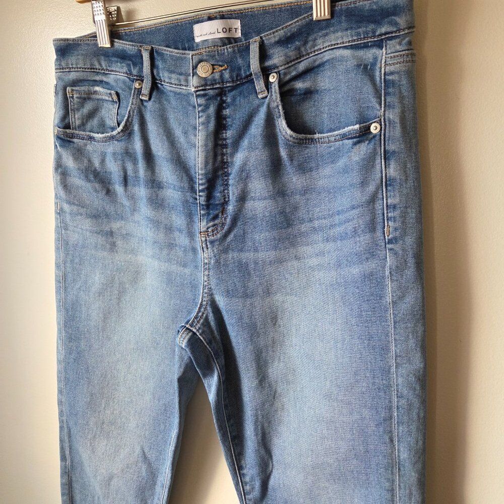 EUC LIKE NEW LOFT THE SKINNY RAW HEM STRETCH JEANS SIZE 31/12 WOMENS - Picture 3 of 14